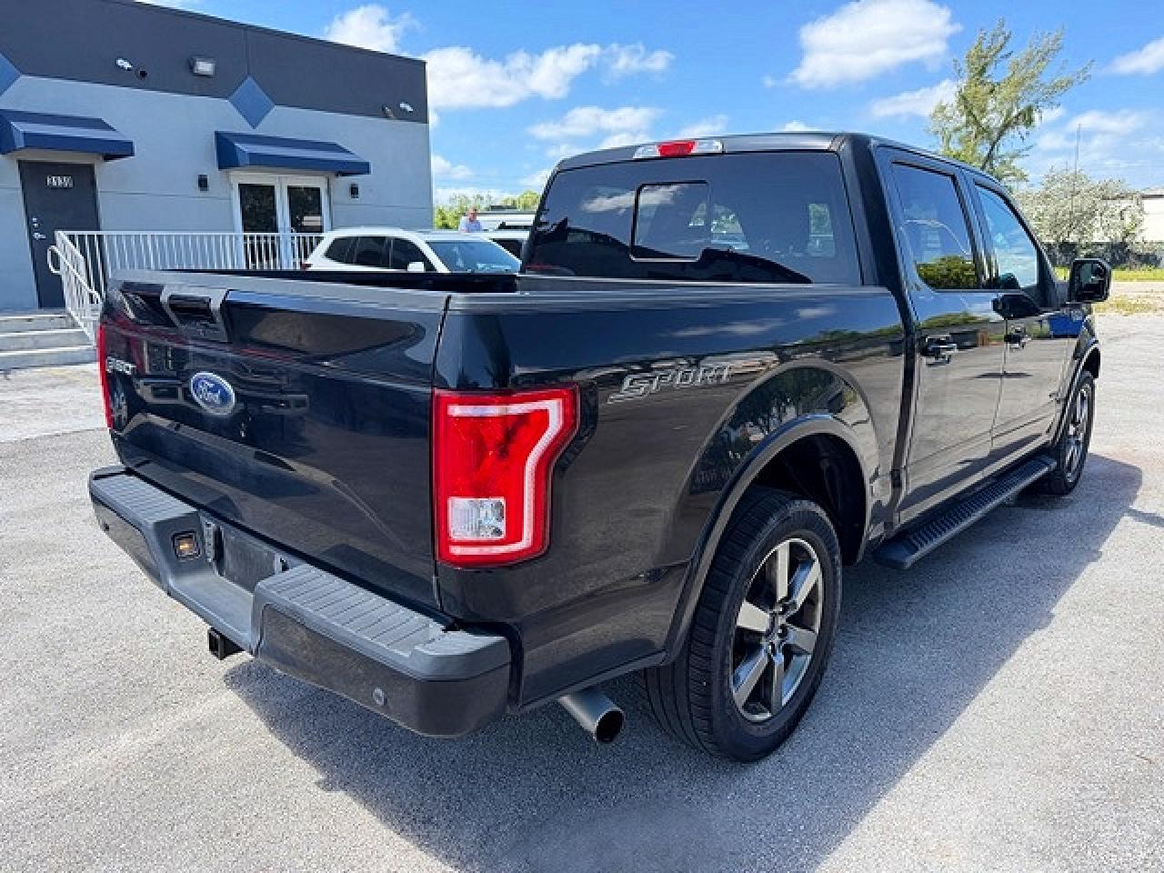 2016 Ford F150 Supercrew - Фото 3