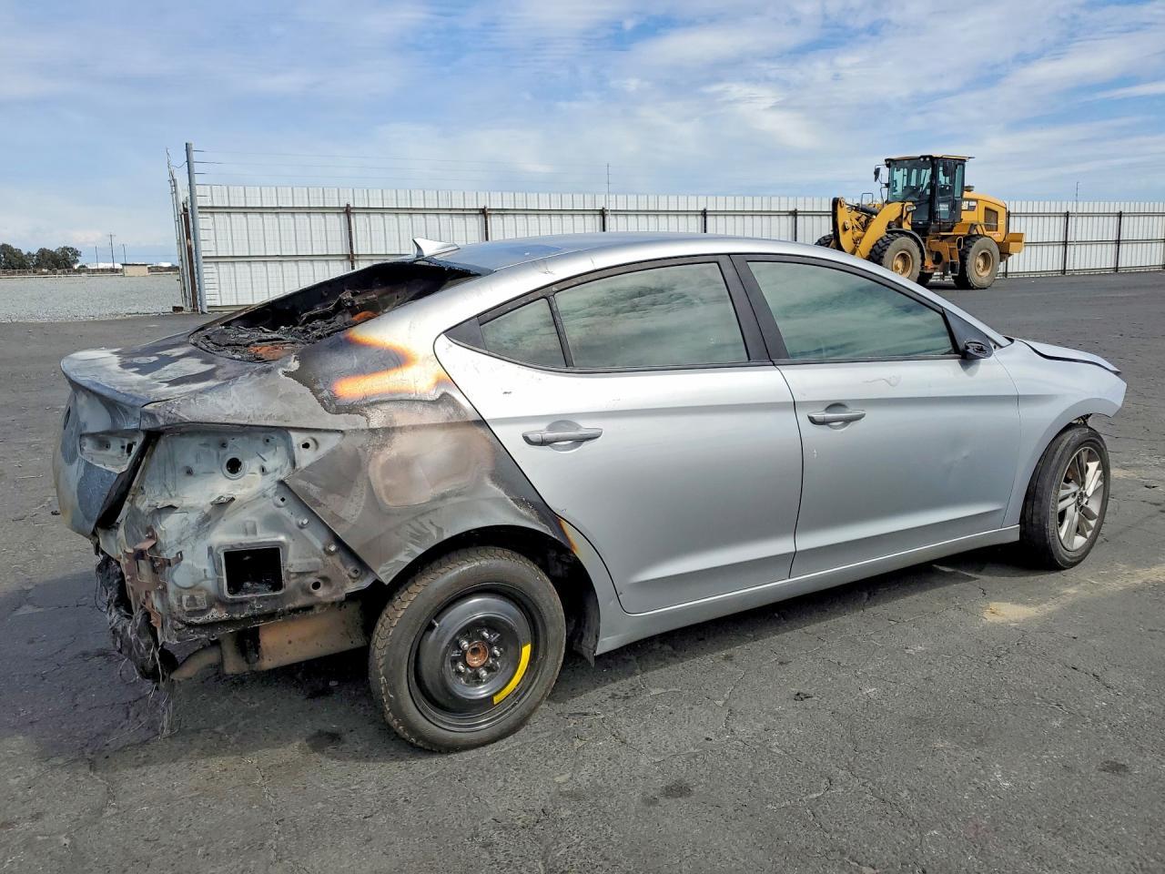 2020 Hyundai Elantra Sel - Фото 3