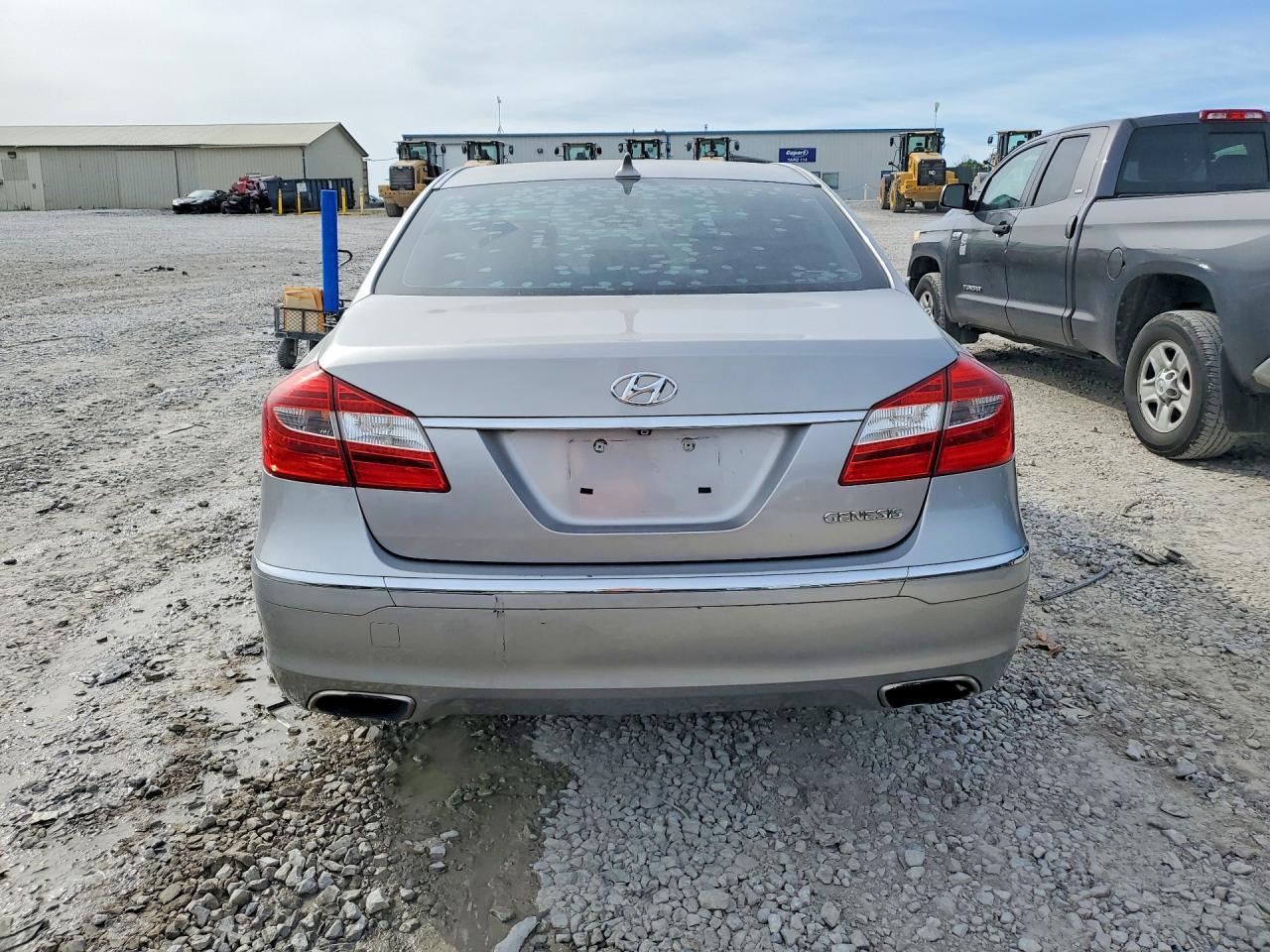 2012 Hyundai Genesis 3.8L - Фото 6