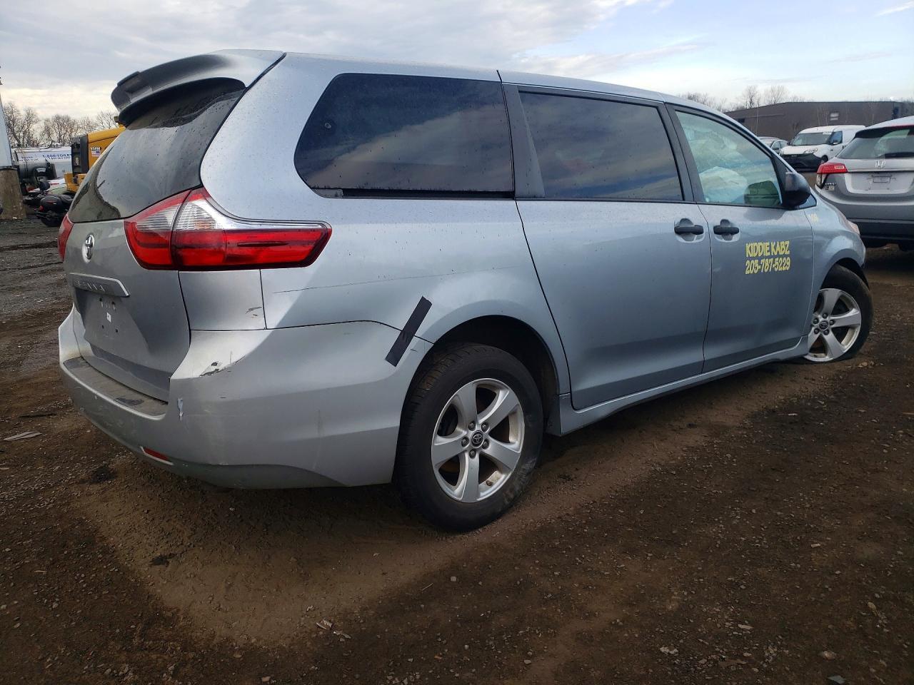 2020 Toyota Sienna L 7-Passenger - Фото 3