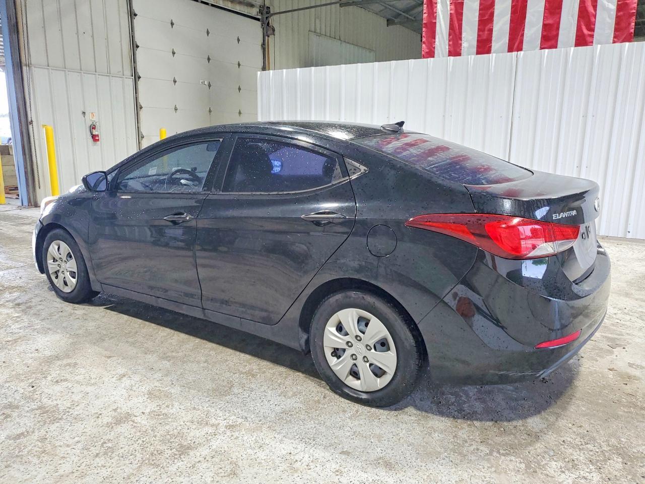 2016 Hyundai Elantra Se - Image 2