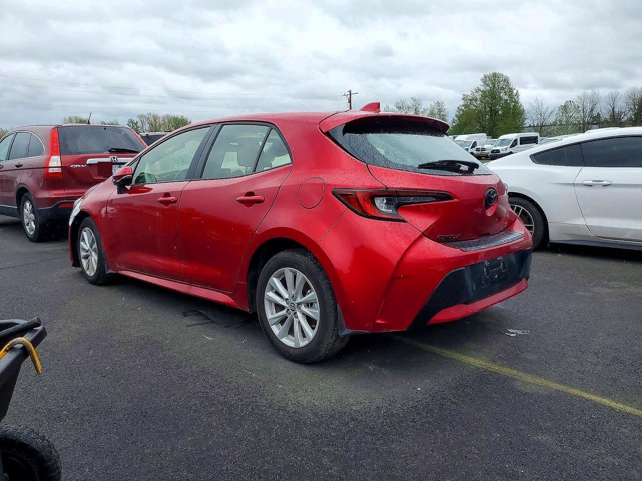 2025 Toyota Corolla Hatchback Se - Image 2