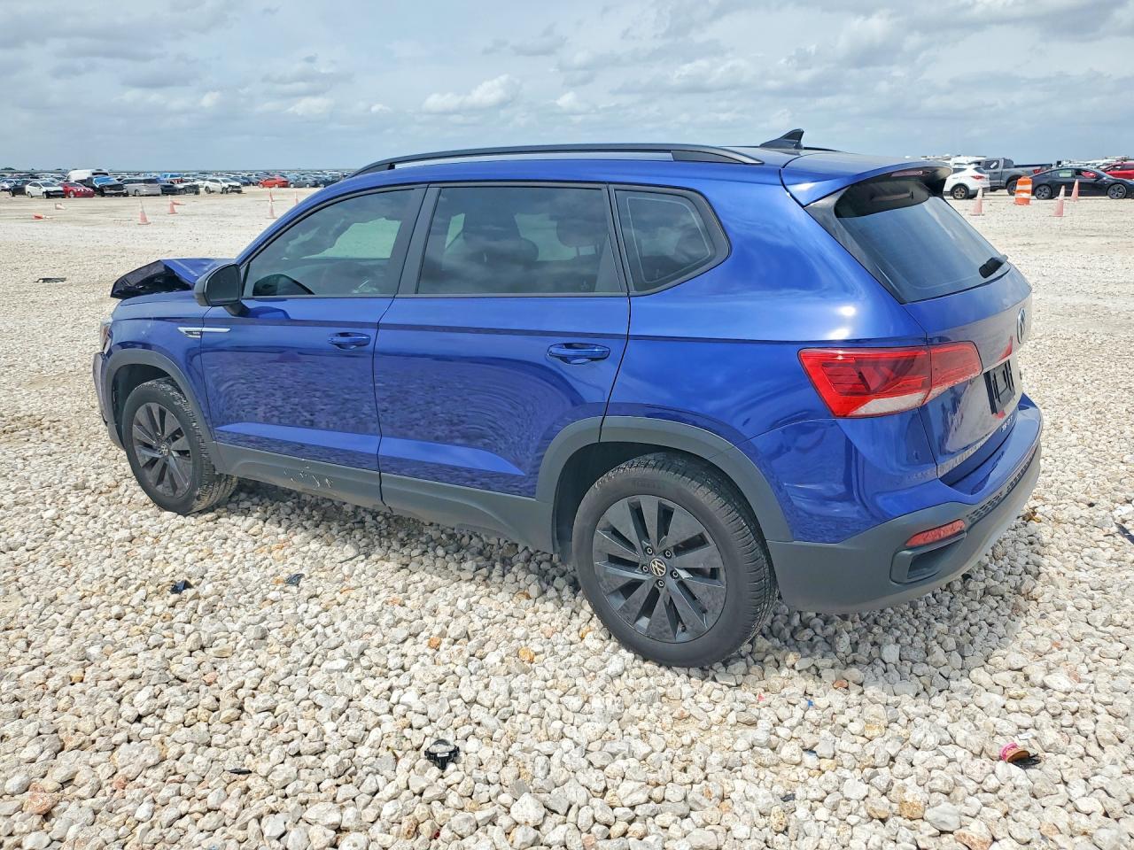 2023 Volkswagen Taos S - Фото 2