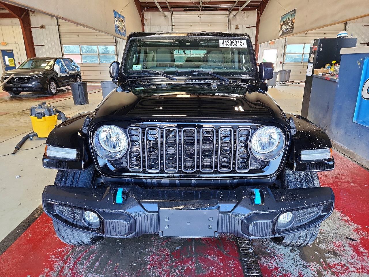 2024 Jeep Wrangler 4Xe - Фото 5