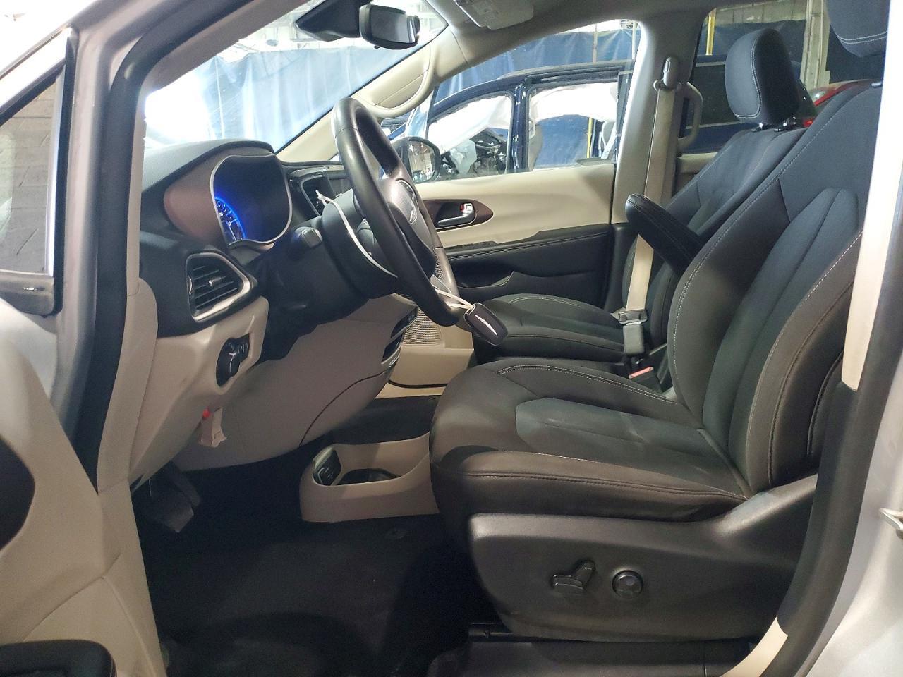 2023 Chrysler Voyager Lx - Фото 7