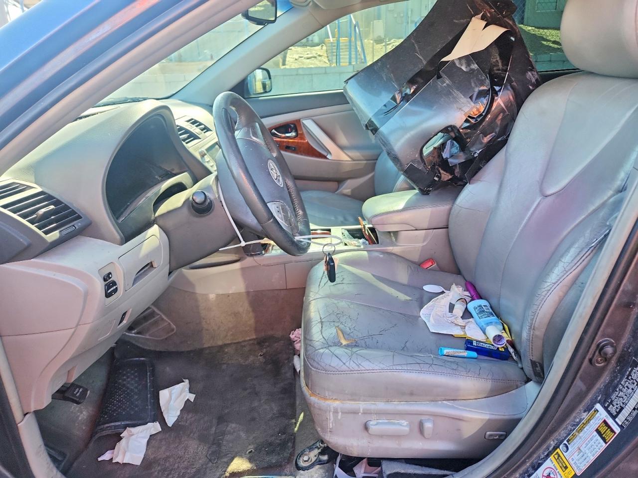 2011 Toyota Camry Xle V6 - Image 7