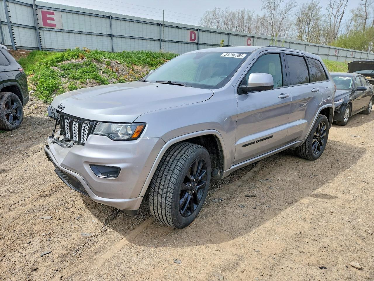 2020 Jeep Grand Cherokee Laredo