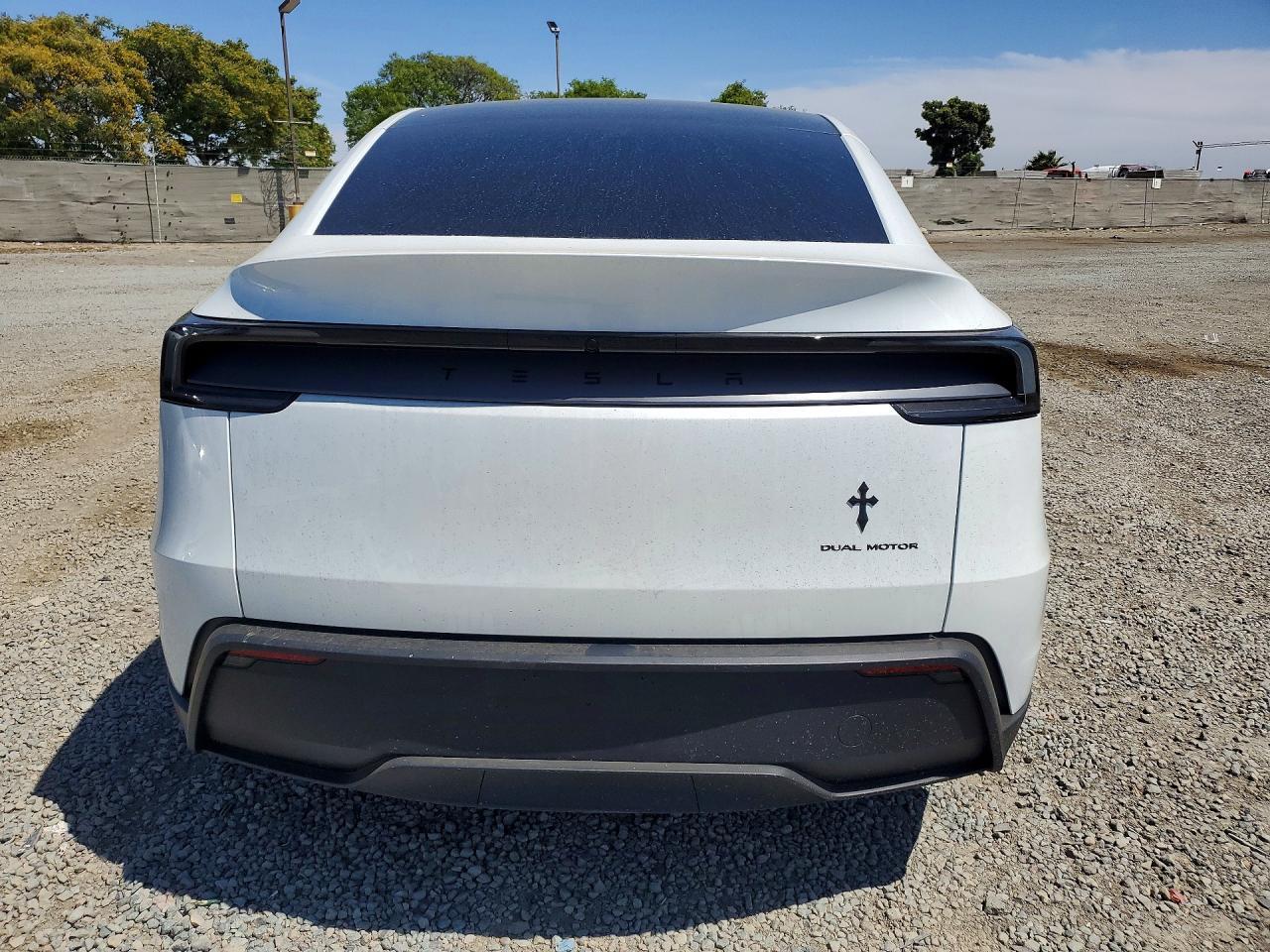 2026 Tesla Model Y - Image 6