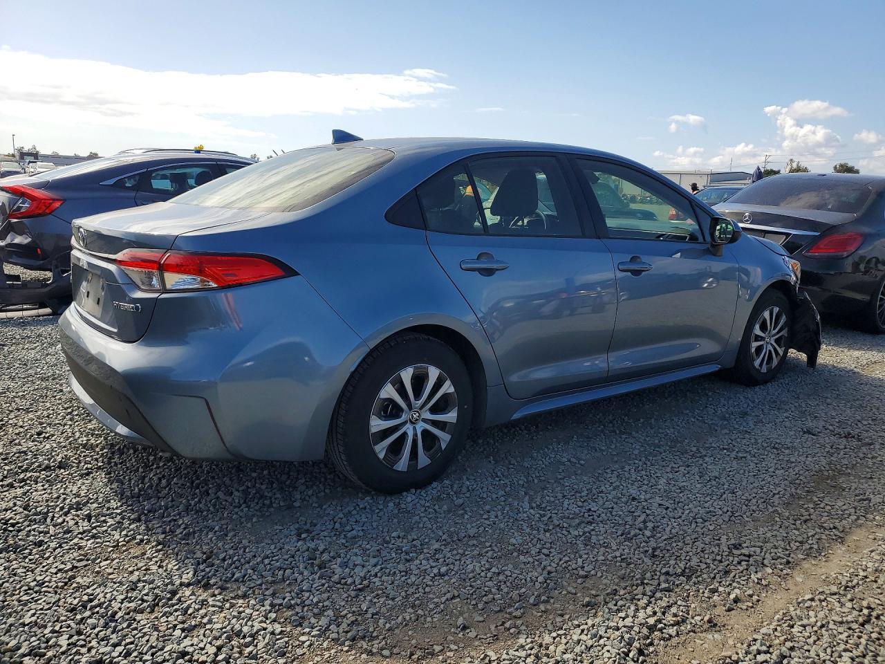 2022 Toyota Corolla Le - Image 3