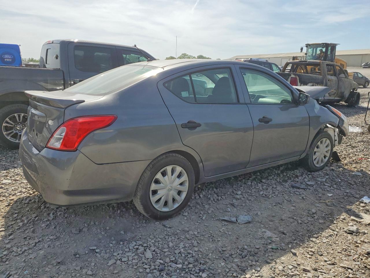 2019 Nissan Versa S Plus - Image 3