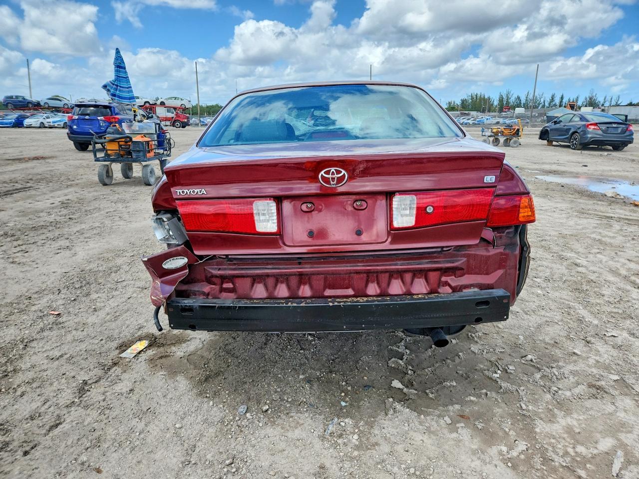2000 Toyota Camry Le - Фото 6