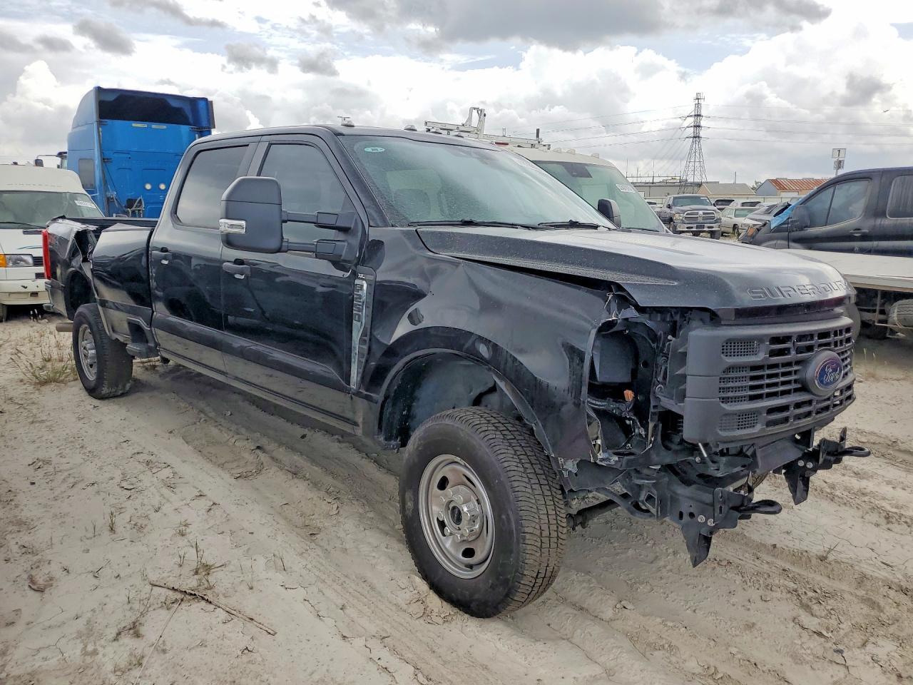 2024 Ford F250 Super Duty - Фото 4