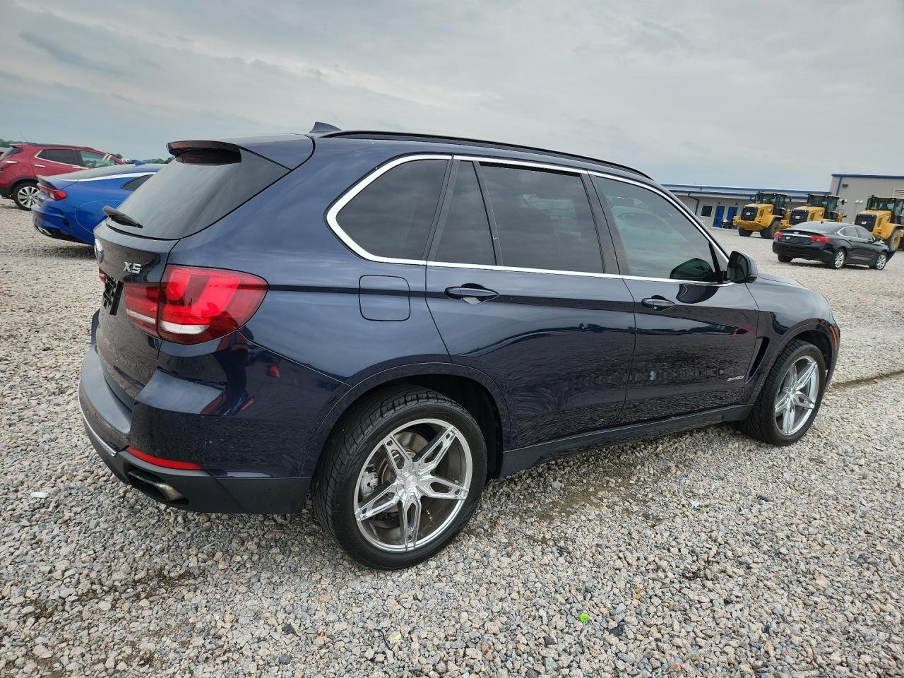 2016 BMW X5 xDrive50I - Image 3