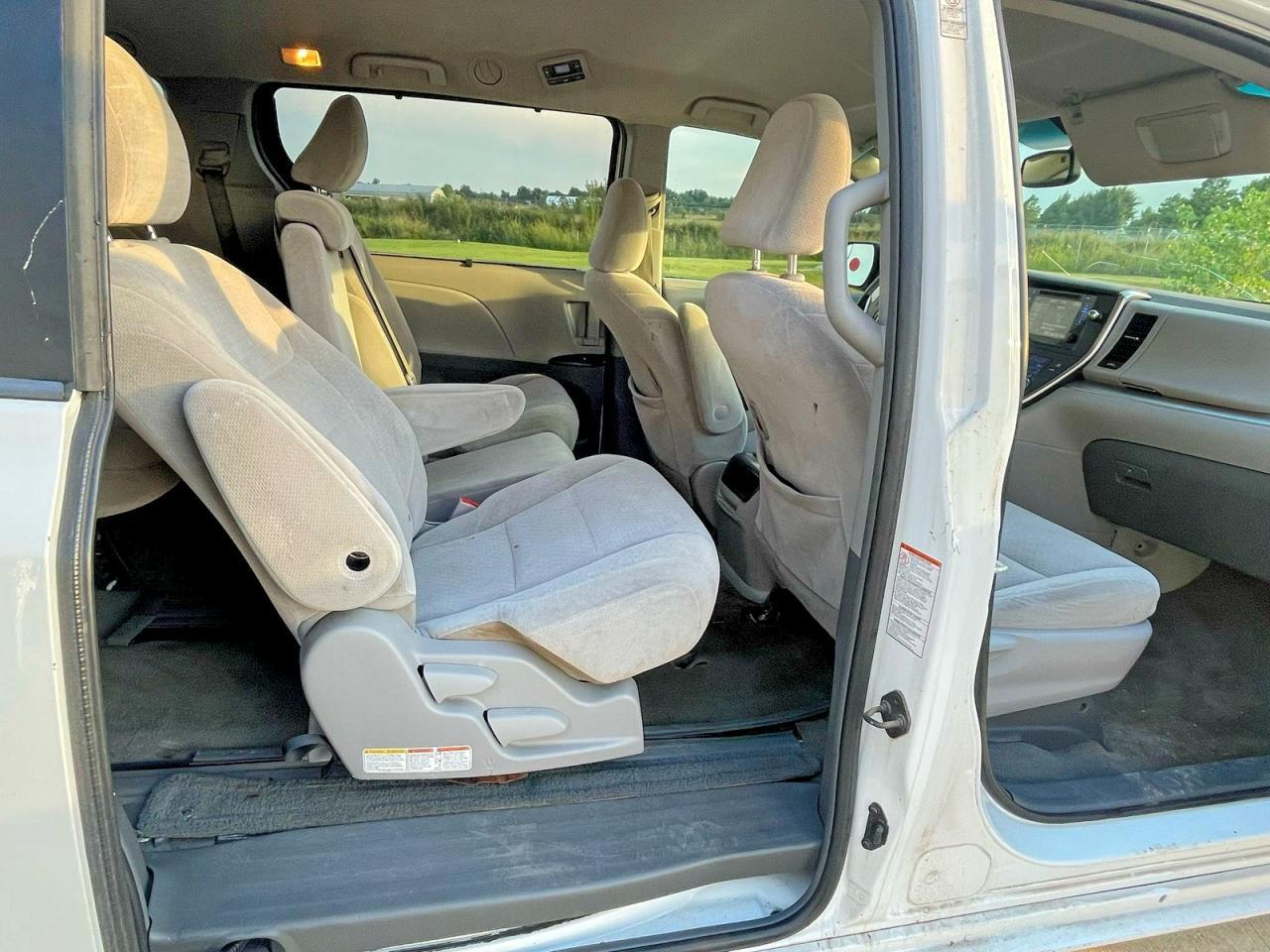 2015 Toyota Sienna Le - Фото 6