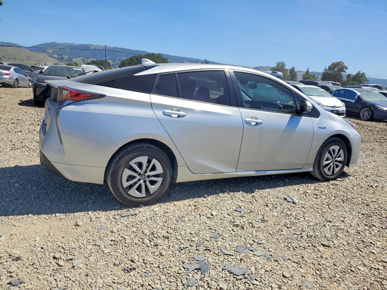 2016 Toyota Prius Four - Image 3