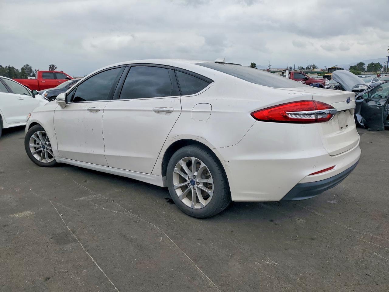 2020 Ford Fusion Sel - Фото 2