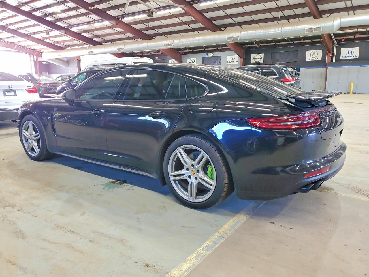 2018 Porsche Panamera 4 E-Hybrid - Фото 2