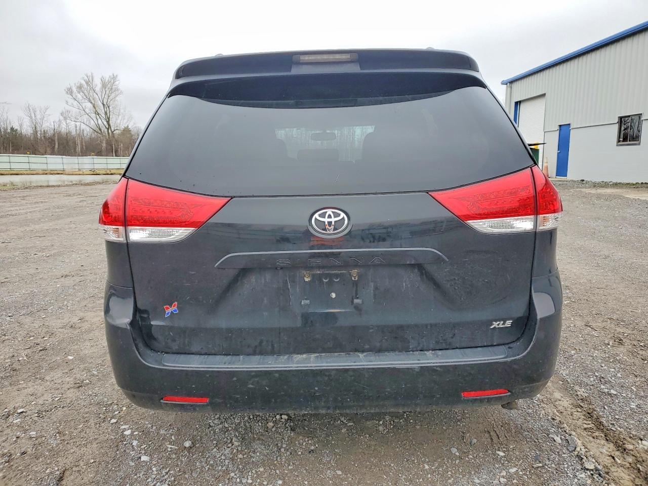2013 Toyota Sienna Xle 8-Passenger - Фото 6