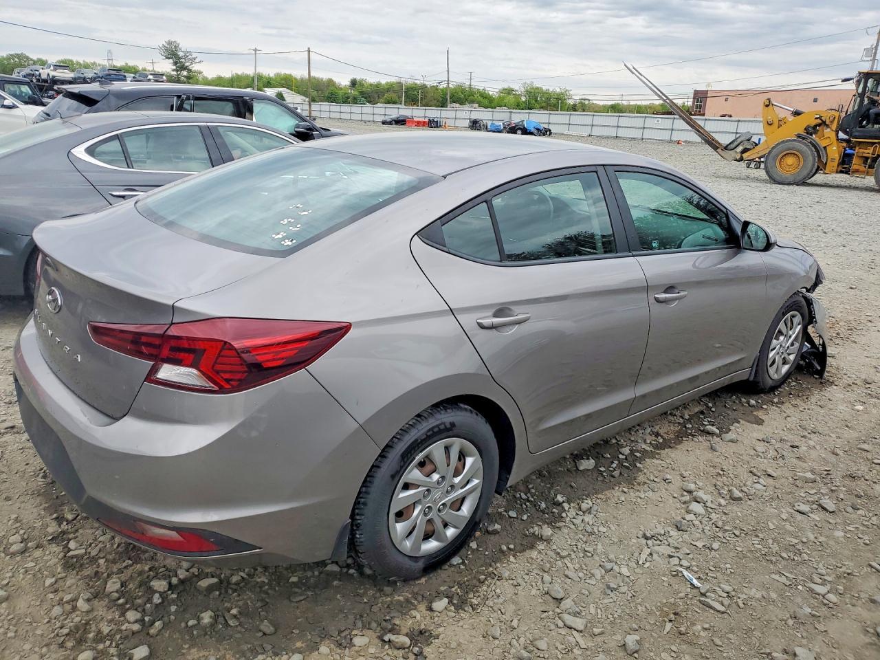 2020 Hyundai Elantra Se - Фото 3