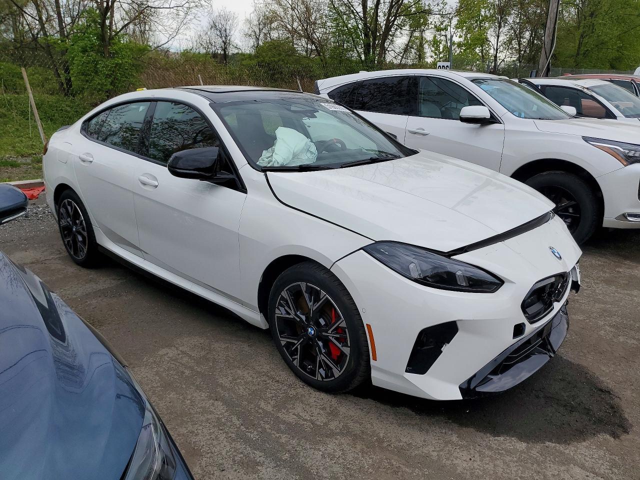 2025 BMW M235Xi - Фото 4