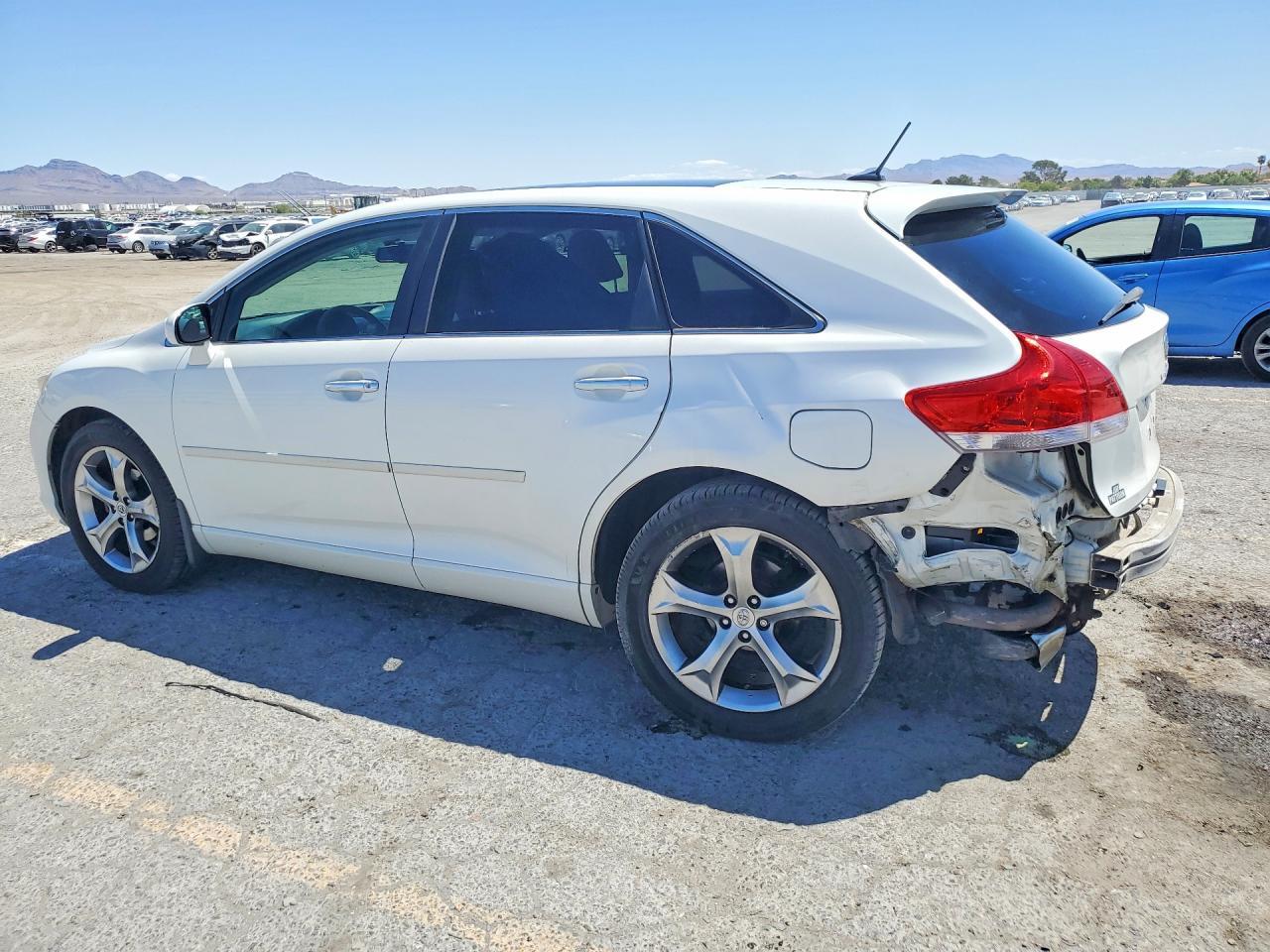 2010 Toyota Venza Awd V6 - Image 2
