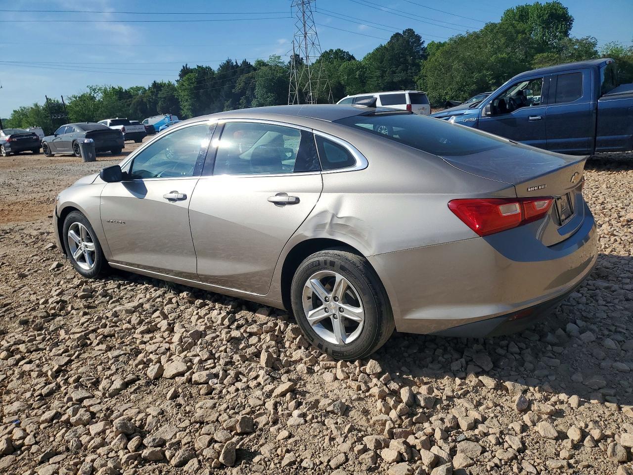 2022 Chevrolet Malibu Ls - Фото 2