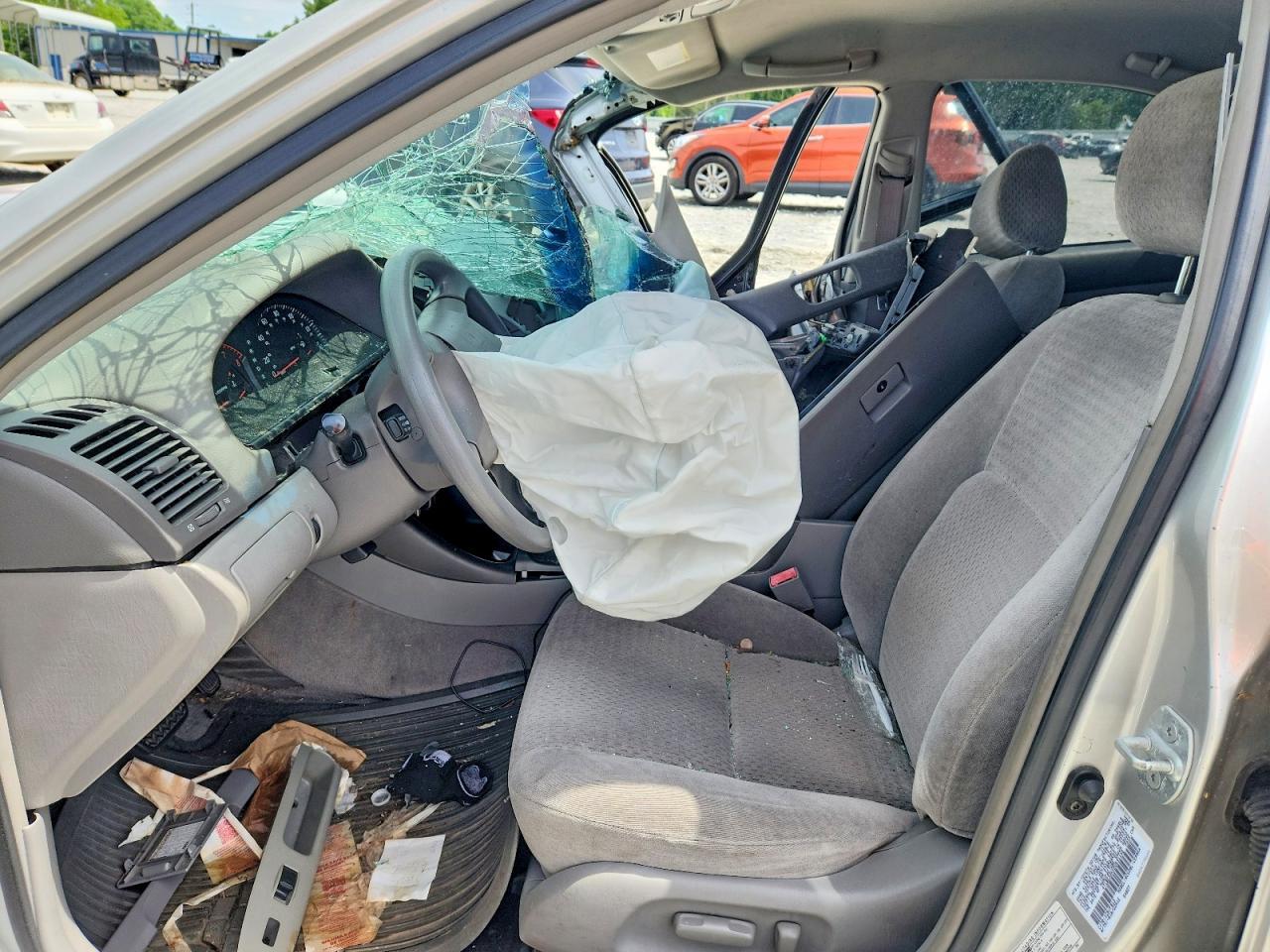 2002 Toyota Camry Le - Фото 7