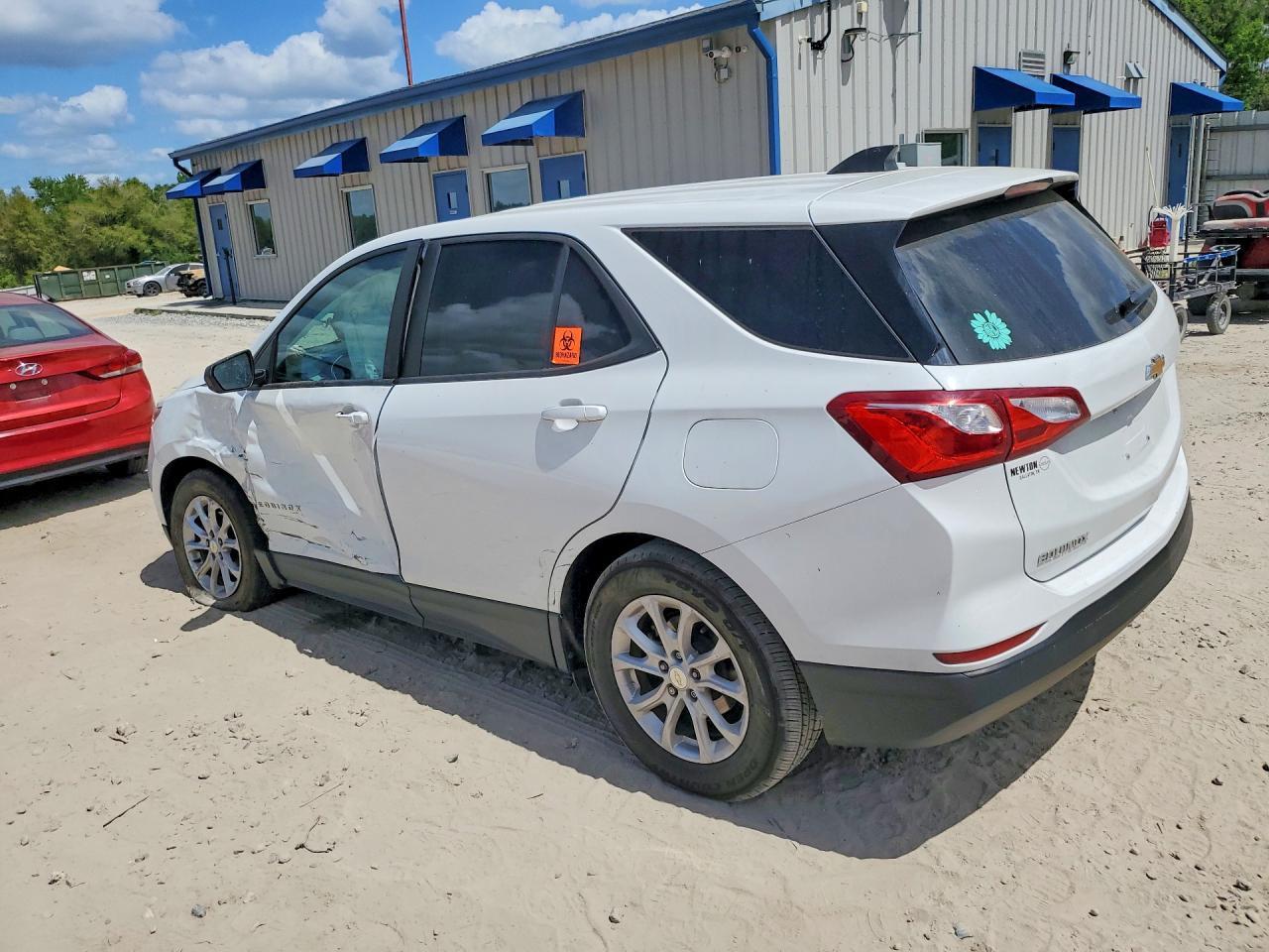 2020 Chevrolet Equinox Ls - Image 2