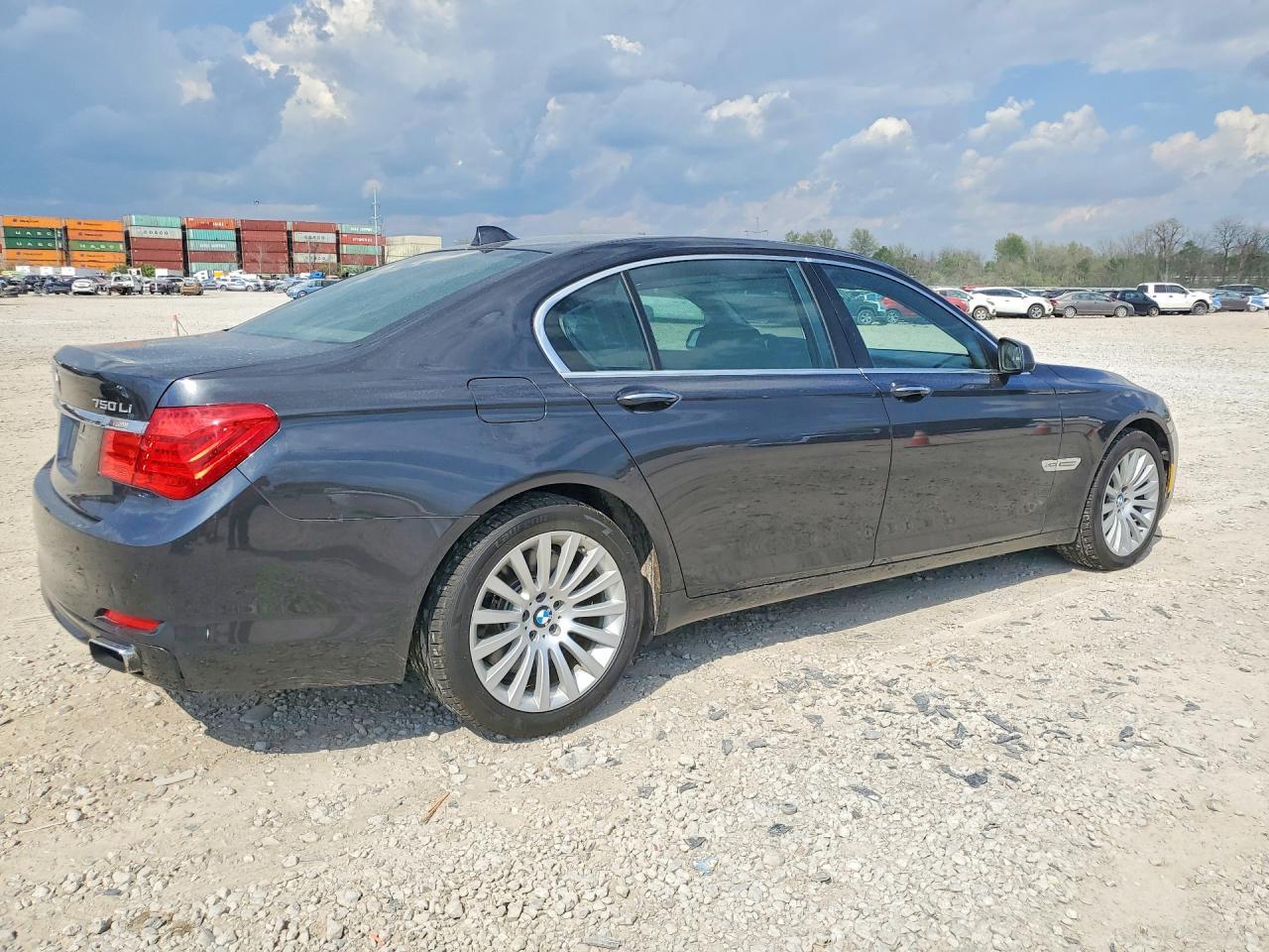 2011 BMW 750 Lxi - Фото 3