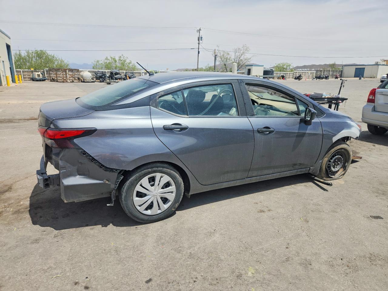 2023 Nissan Versa S - Image 3