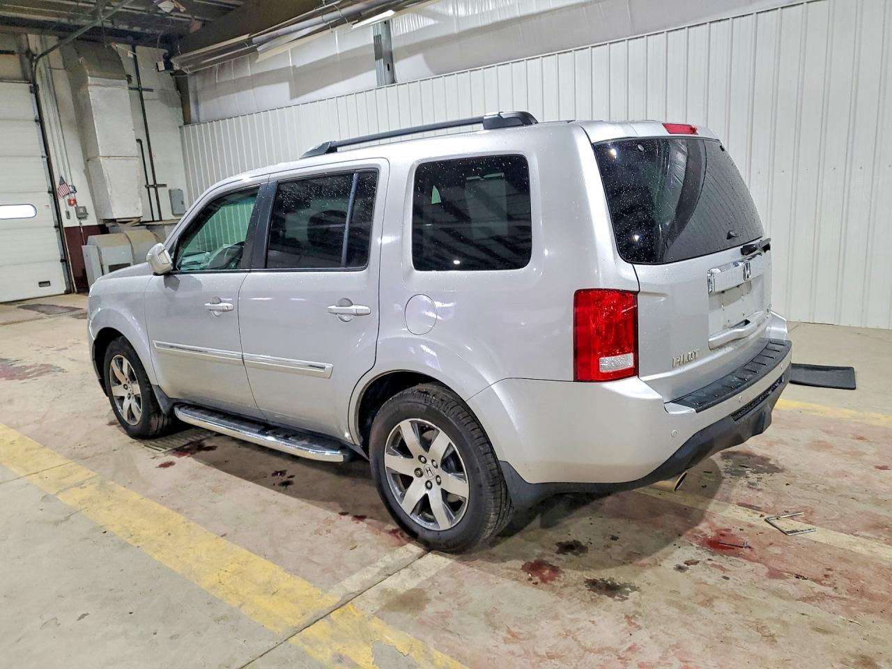 2012 Honda Pilot Touring - Image 2