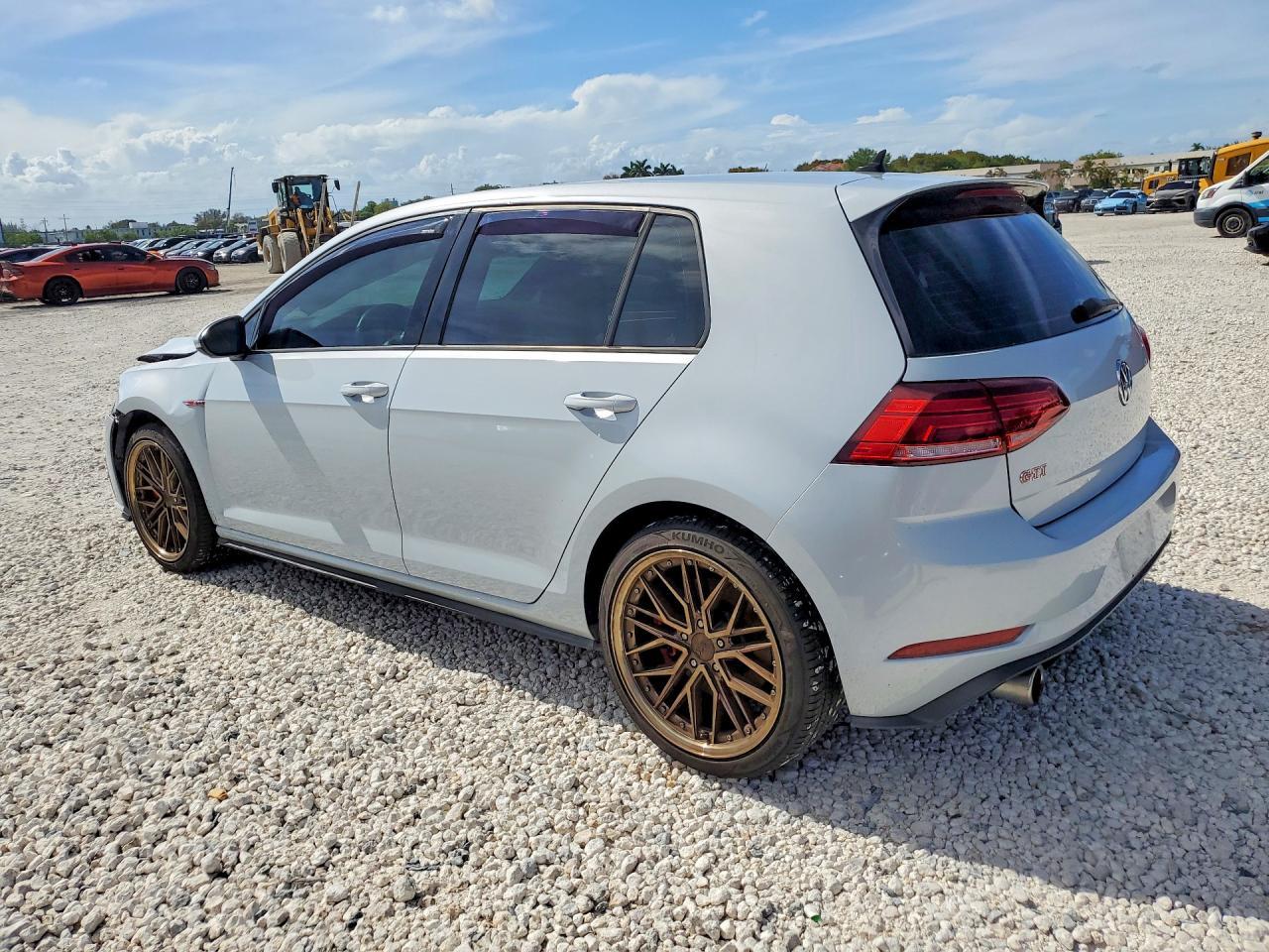 2019 Volkswagen Gti S - Фото 2