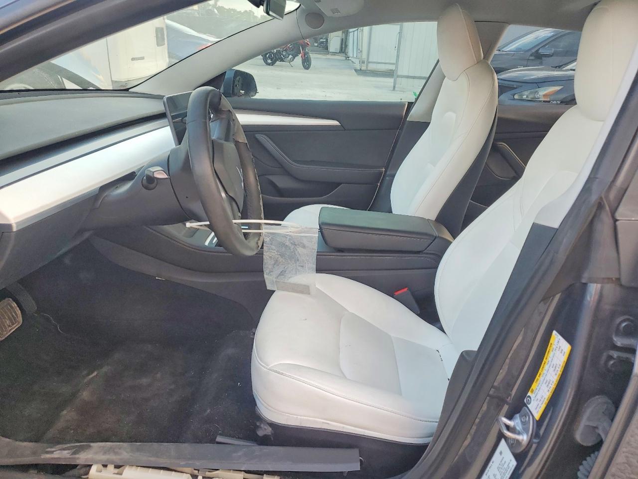 2022 Tesla Model 3 - Фото 7
