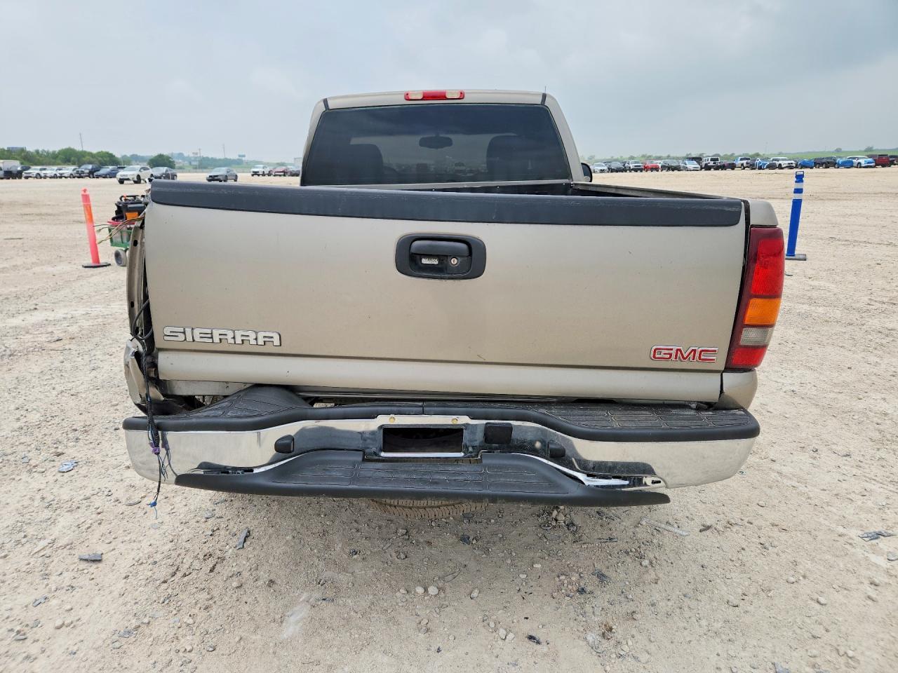 2003 GMC New Sierra C1500 - Фото 6