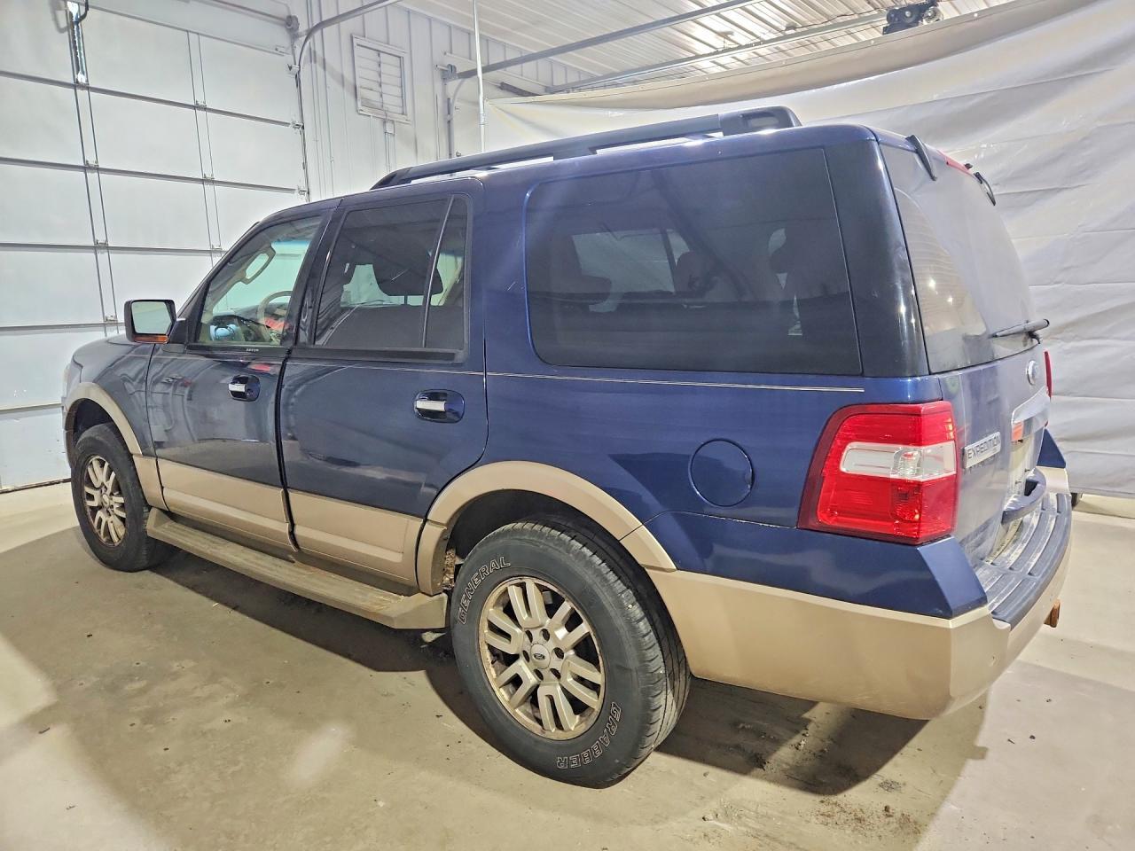 2011 Ford Expedition Xlt - Фото 2