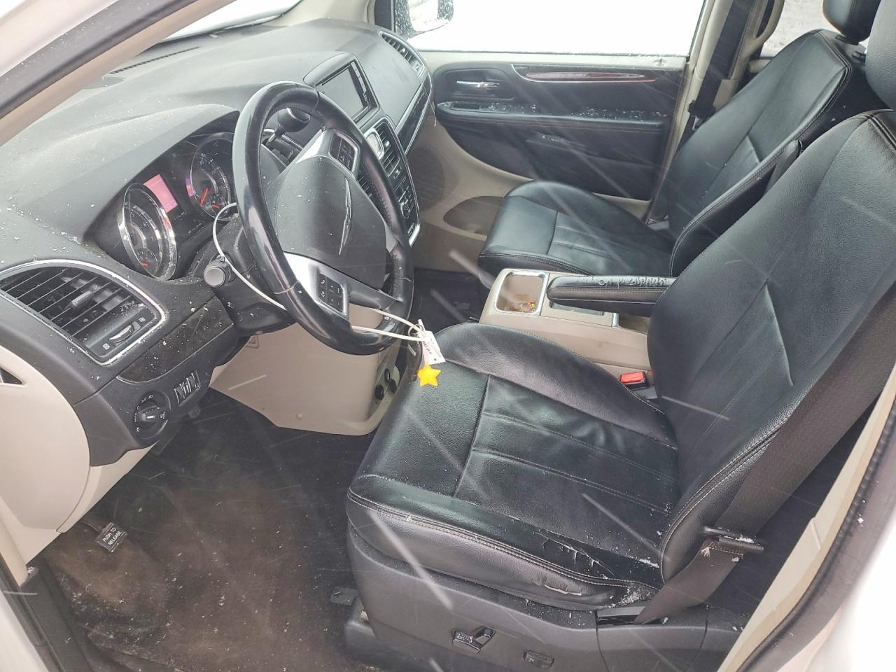 2013 Chrysler Town & Country Touring - Фото 7