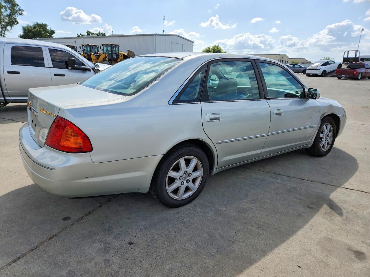 2001 Toyota Avalon Xls - Фото 3