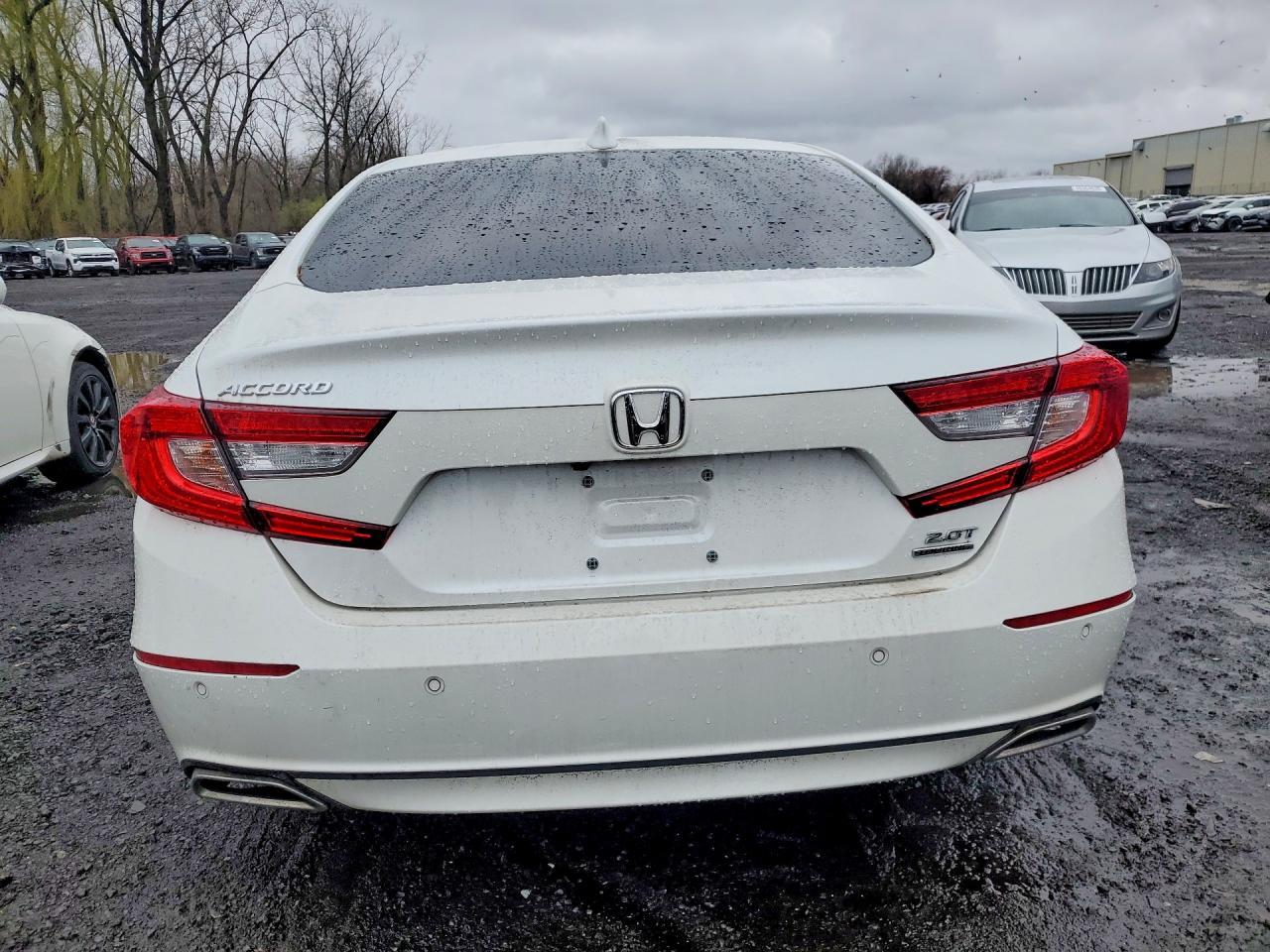 2022 Honda Accord Touring - Image 6