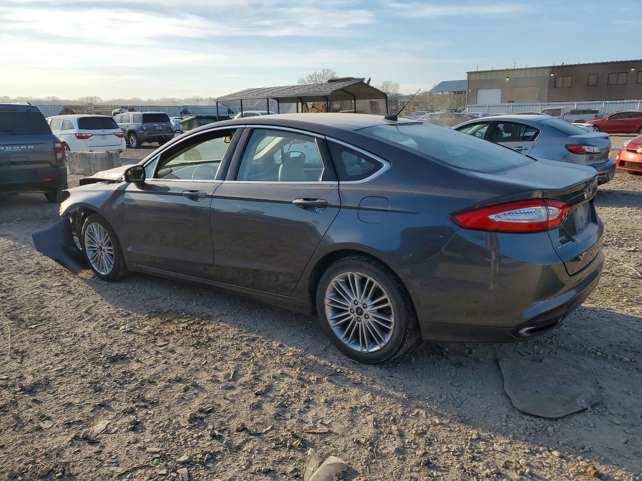 2015 Ford Fusion Se - Image 2
