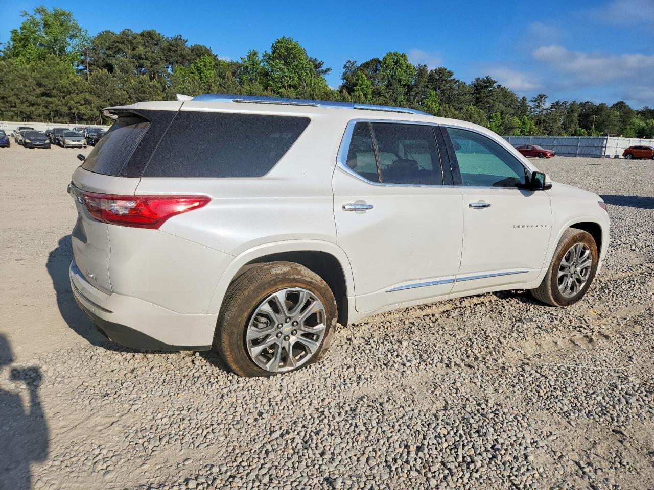 2021 Chevrolet Traverse Premier - Image 3