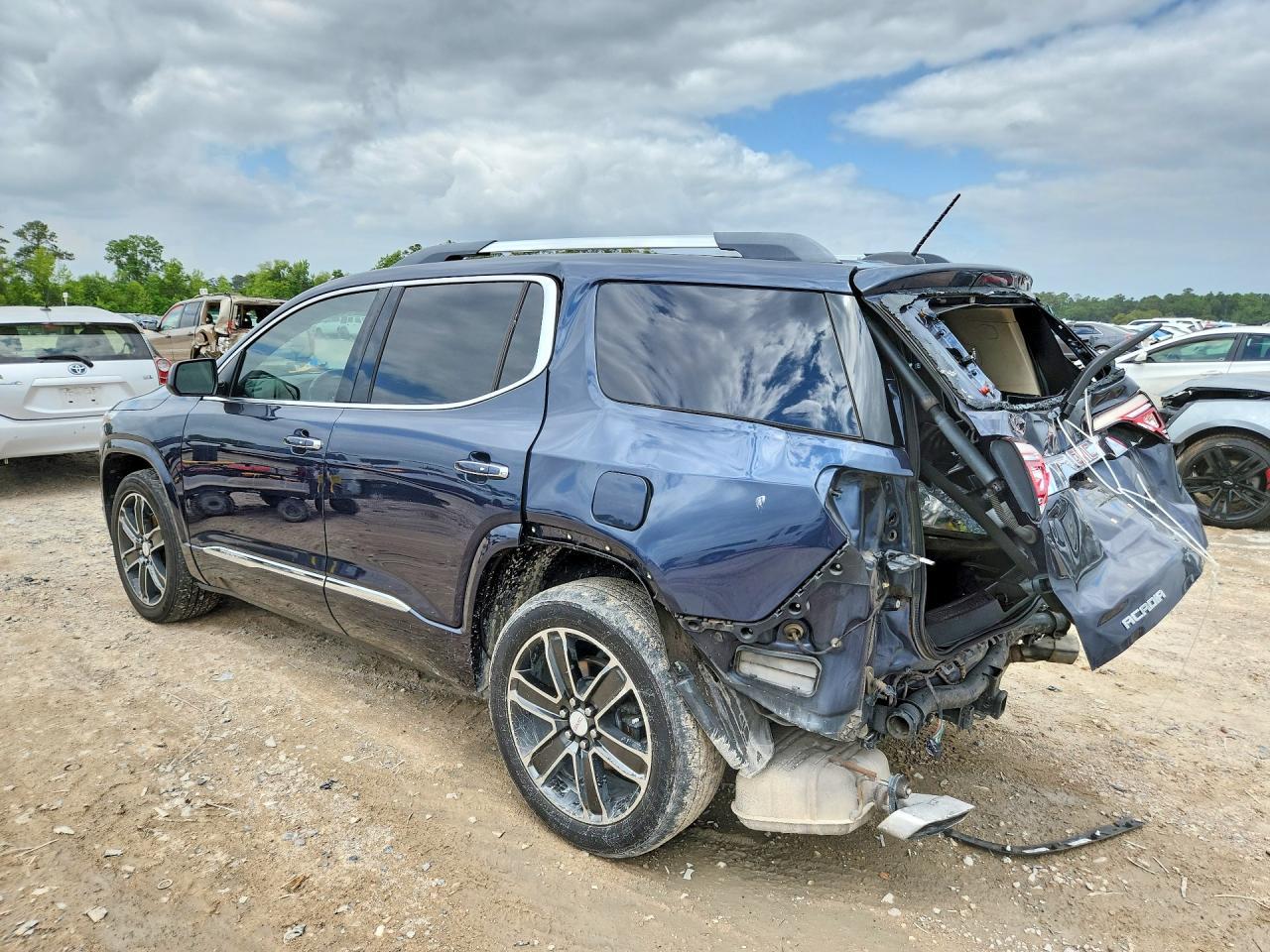 2019 GMC Acadia Denali - Image 2