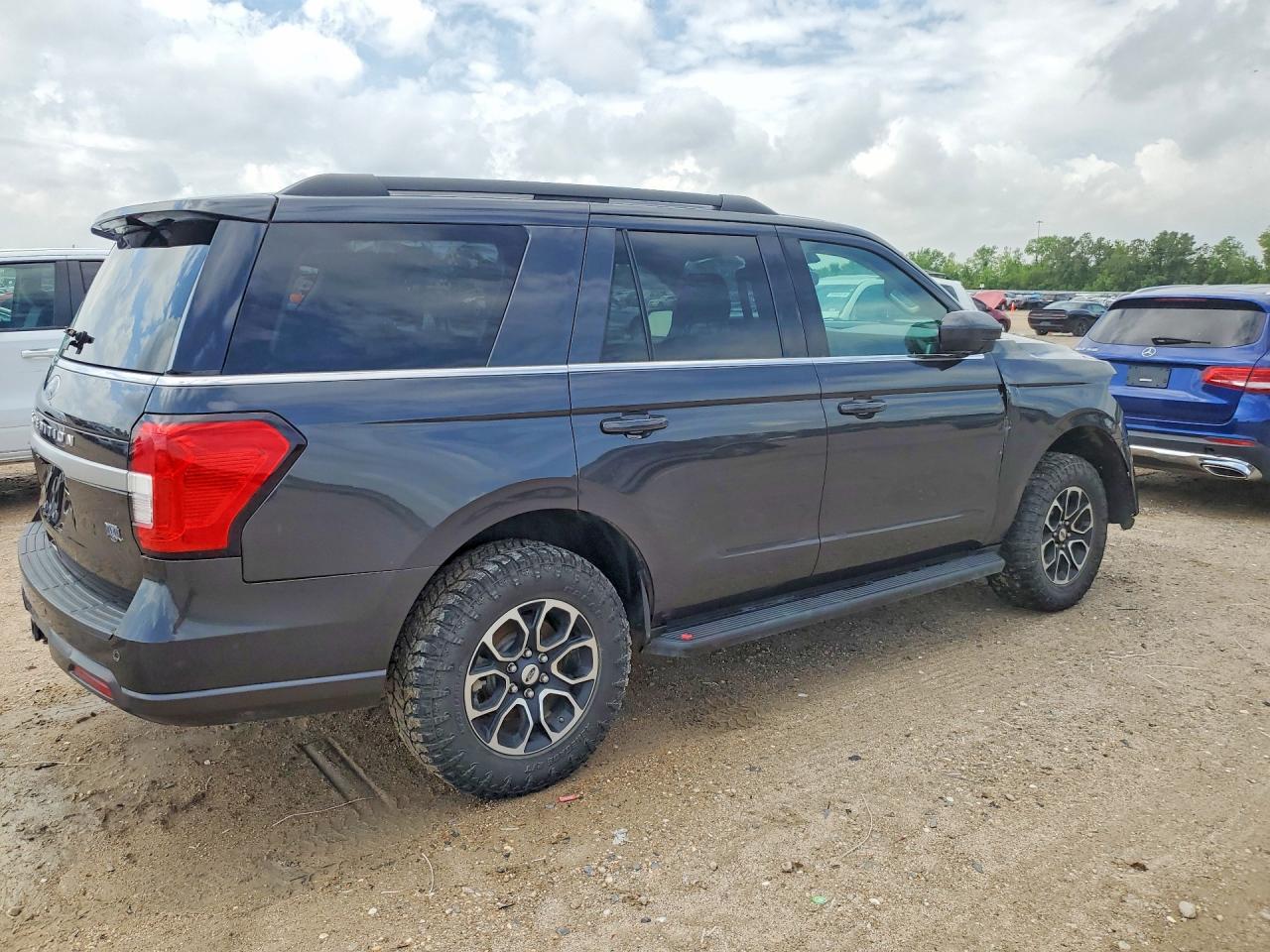 2023 Ford Expedition Xlt - Фото 3