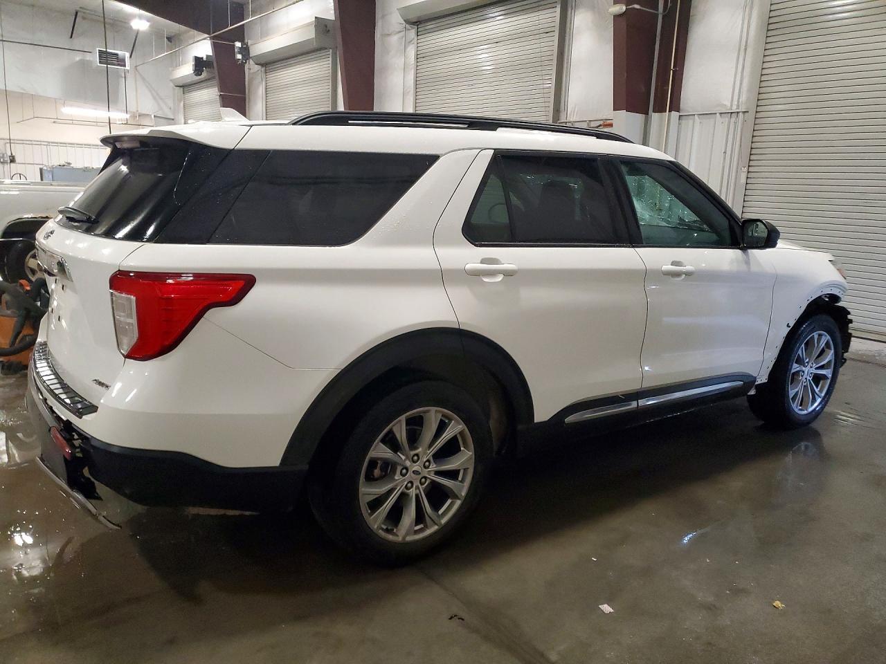 2023 Ford Explorer Xlt - Фото 3
