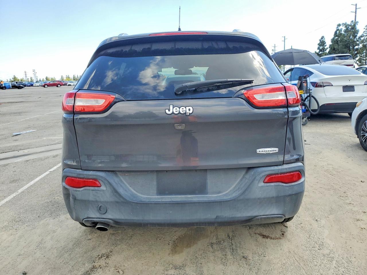 2016 Jeep Cherokee Latitude - Фото 6