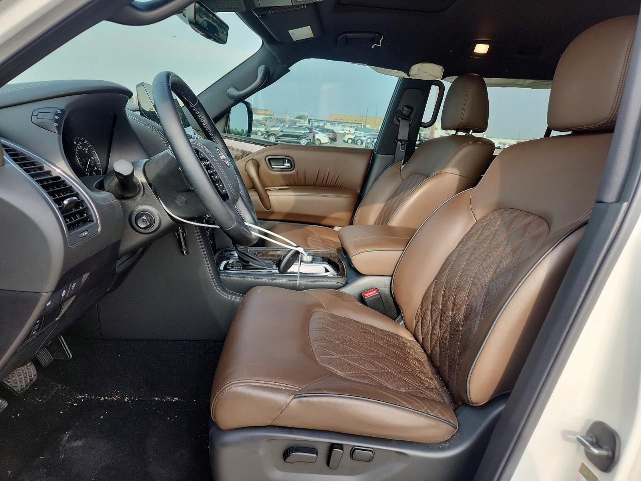 2024 Nissan Armada Platinum - Image 7