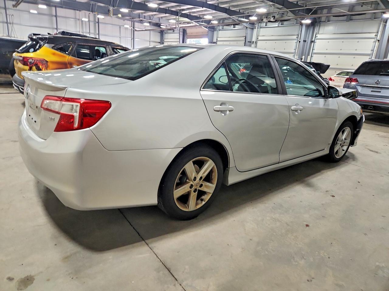 2012 Toyota Camry Se - Фото 3