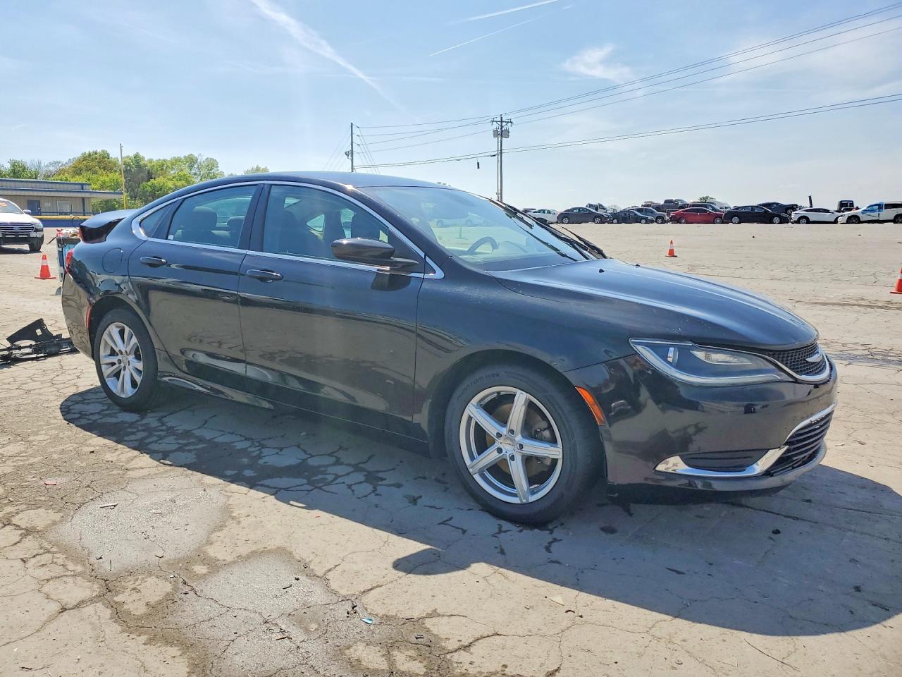 2016 Chrysler 200 Limited - Фото 4