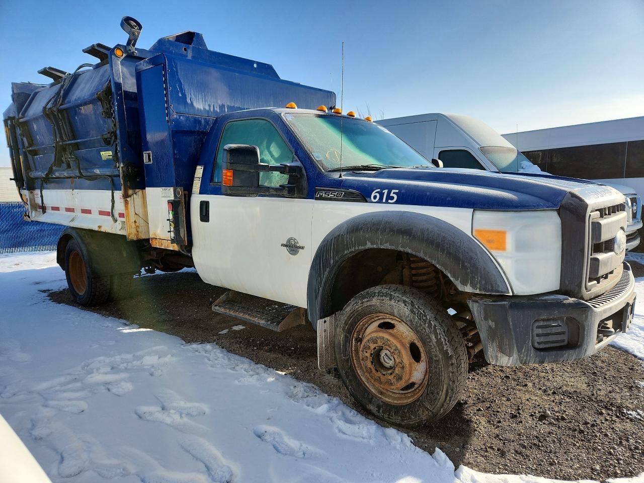 2011 Ford F550 Super Duty - Image 4