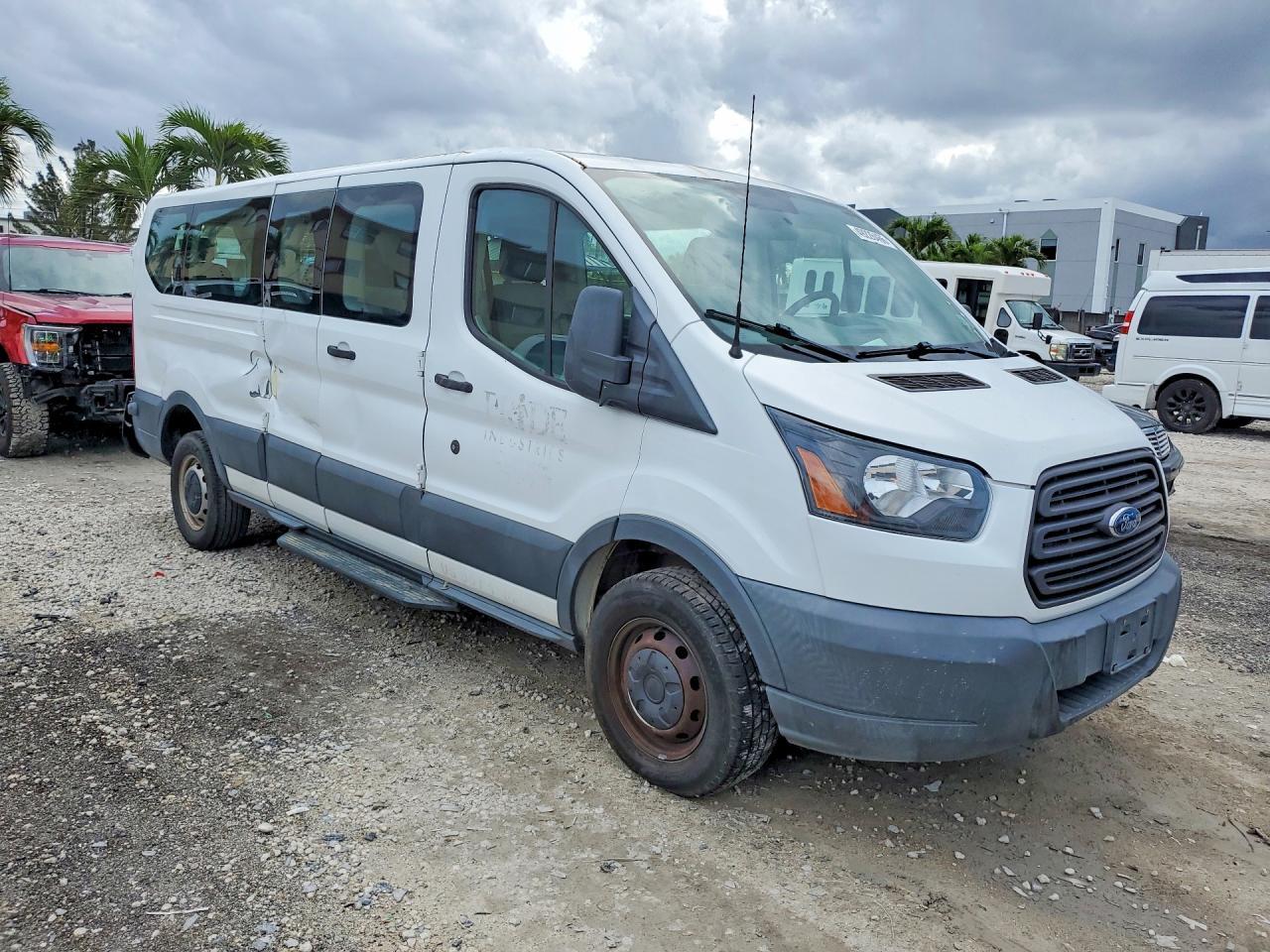 2015 Ford Transit T-350 - Image 4