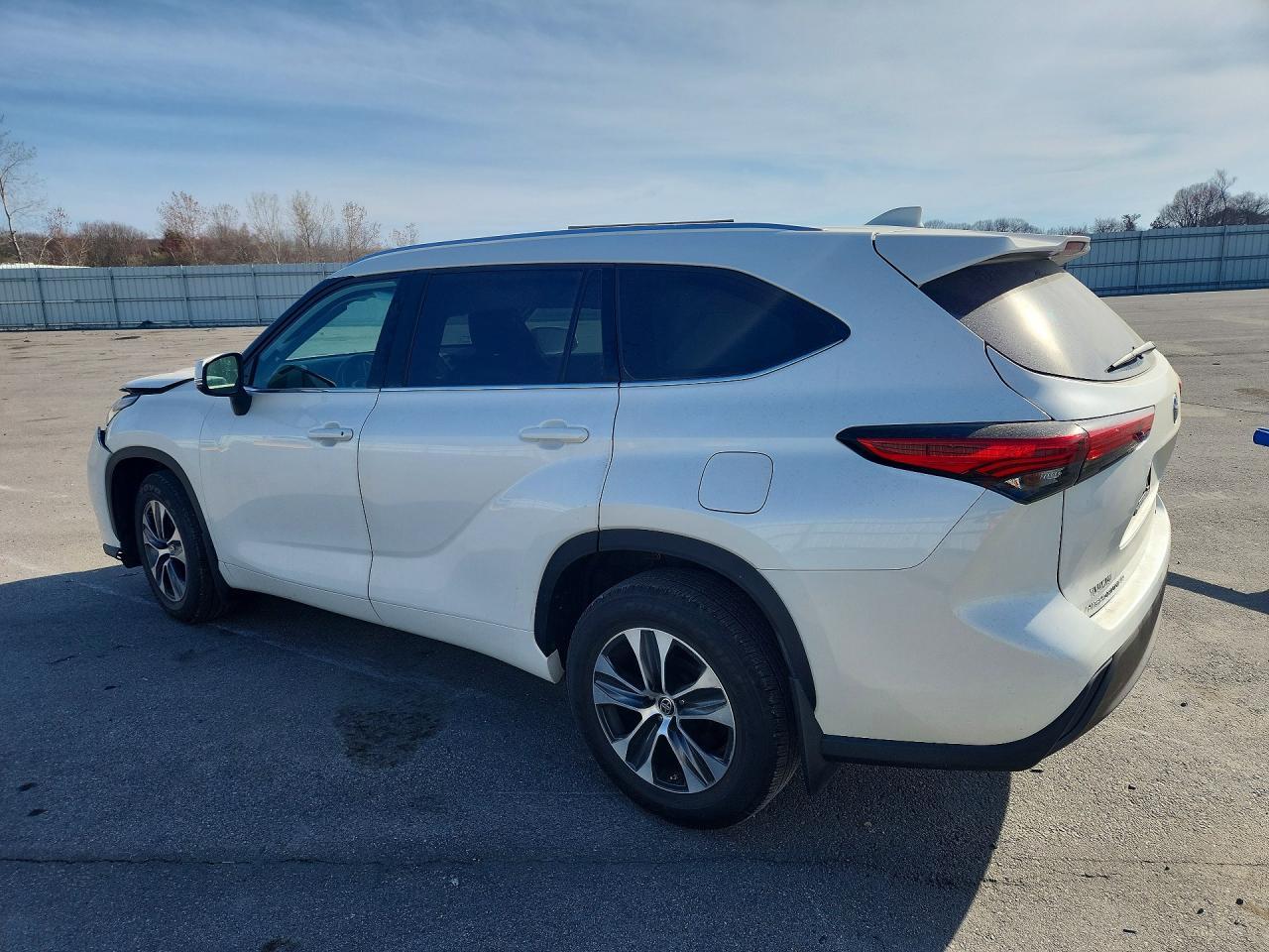 2021 Toyota Highlander Xle - Фото 2